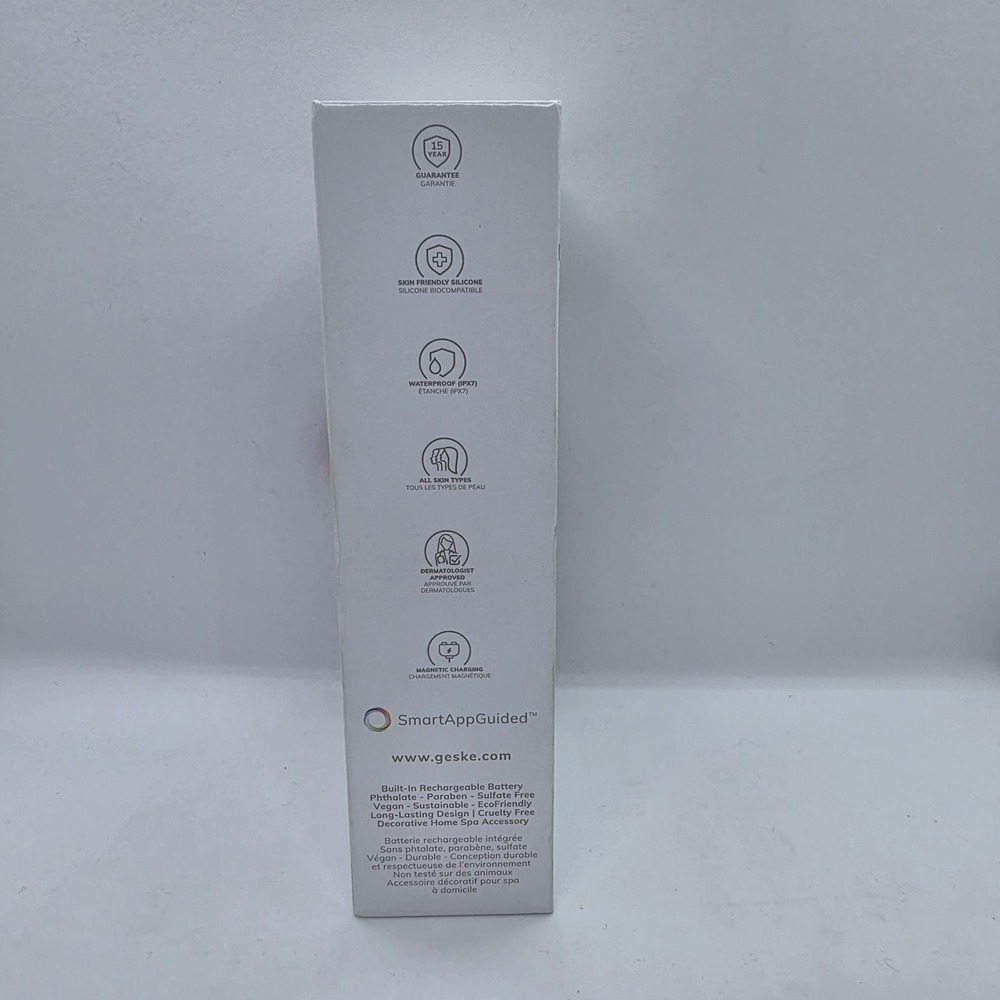 Hello Kitty x GESKE 6-in-1 Warm & Cool Eye Energizer SmartAppGuided - NEW SEALED - Picture 4 of 8